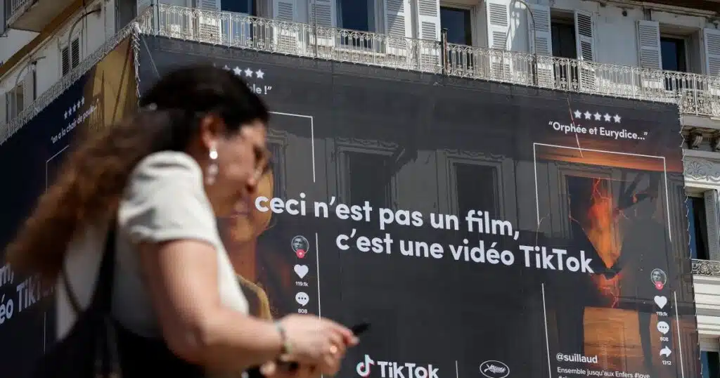 Francia prohíbe TikTok (y Candy Crush) en teléfonos gubernamentales