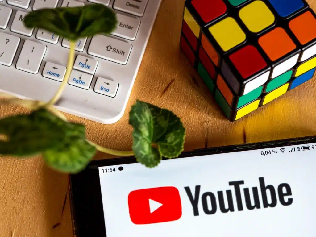 Los ingresos por publicidad de YouTube siguen cayendo un 2,6 % año tras año.