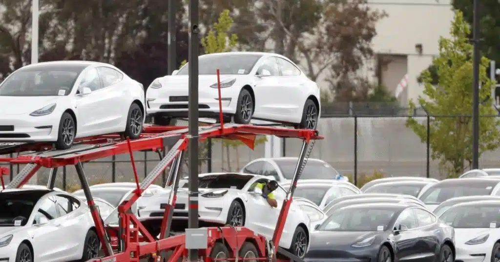 Tesla establece un nuevo récord de la empresa con más de 422.000 vehículos eléctricos entregados en el primer trimestre de 2023.