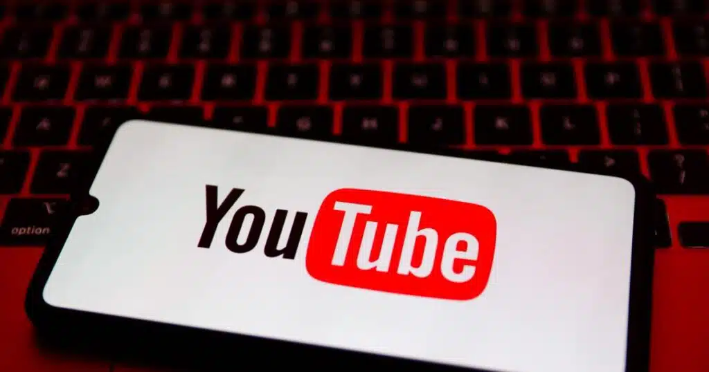 Las recomendaciones de YouTube alientan a los niños a ver videos de armas, según un informe.
